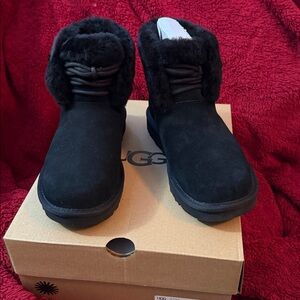 UGG Classic Mini Posy Boots - Black